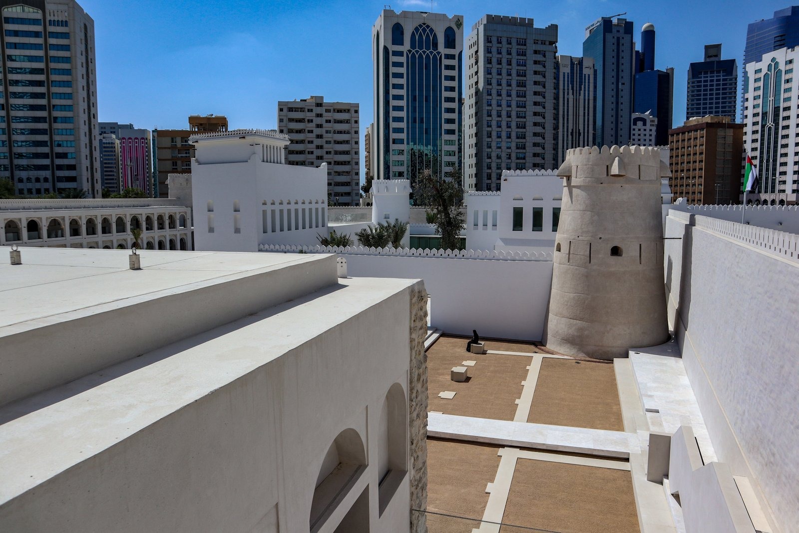 Abu Dhabi — Qasr Al Hosn, the Corniche and the Grand Mosque