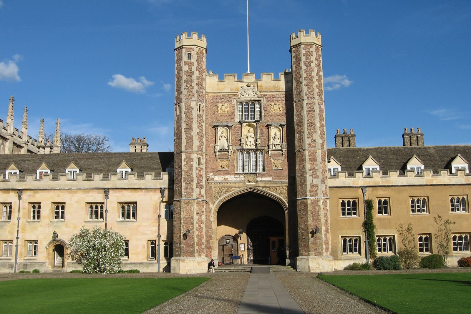Science in Cambridge — Newton, Darwin, the Electron and DNA