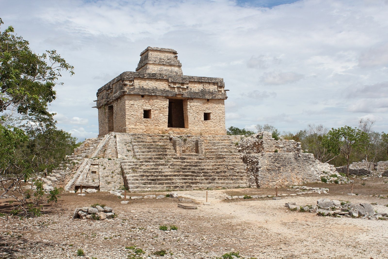 Dzibilchaltún — the Temple of the Seven Dolls and Cenote Xlacah