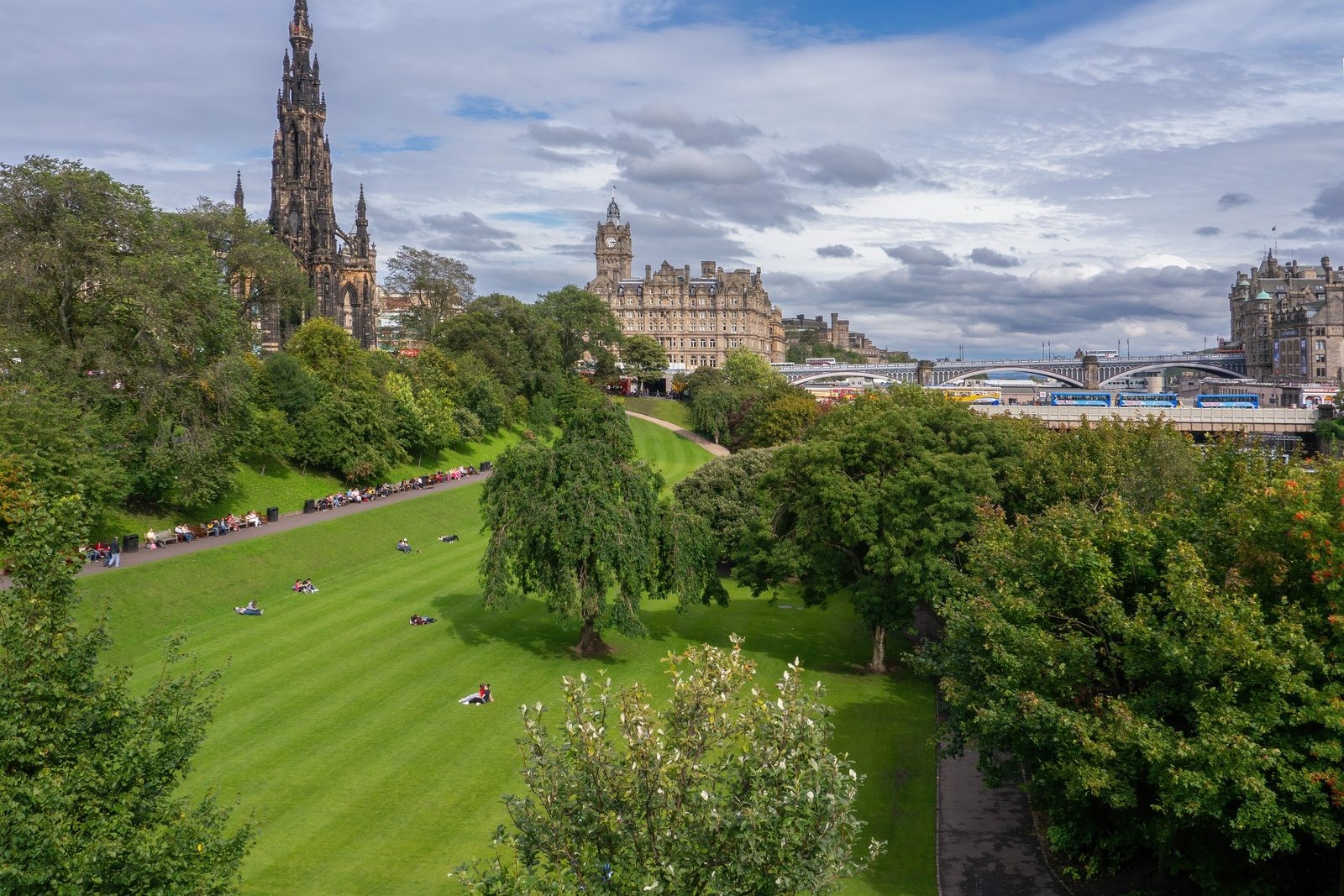 Literary Edinburgh — Burns, Scott, Stevenson and the Makars