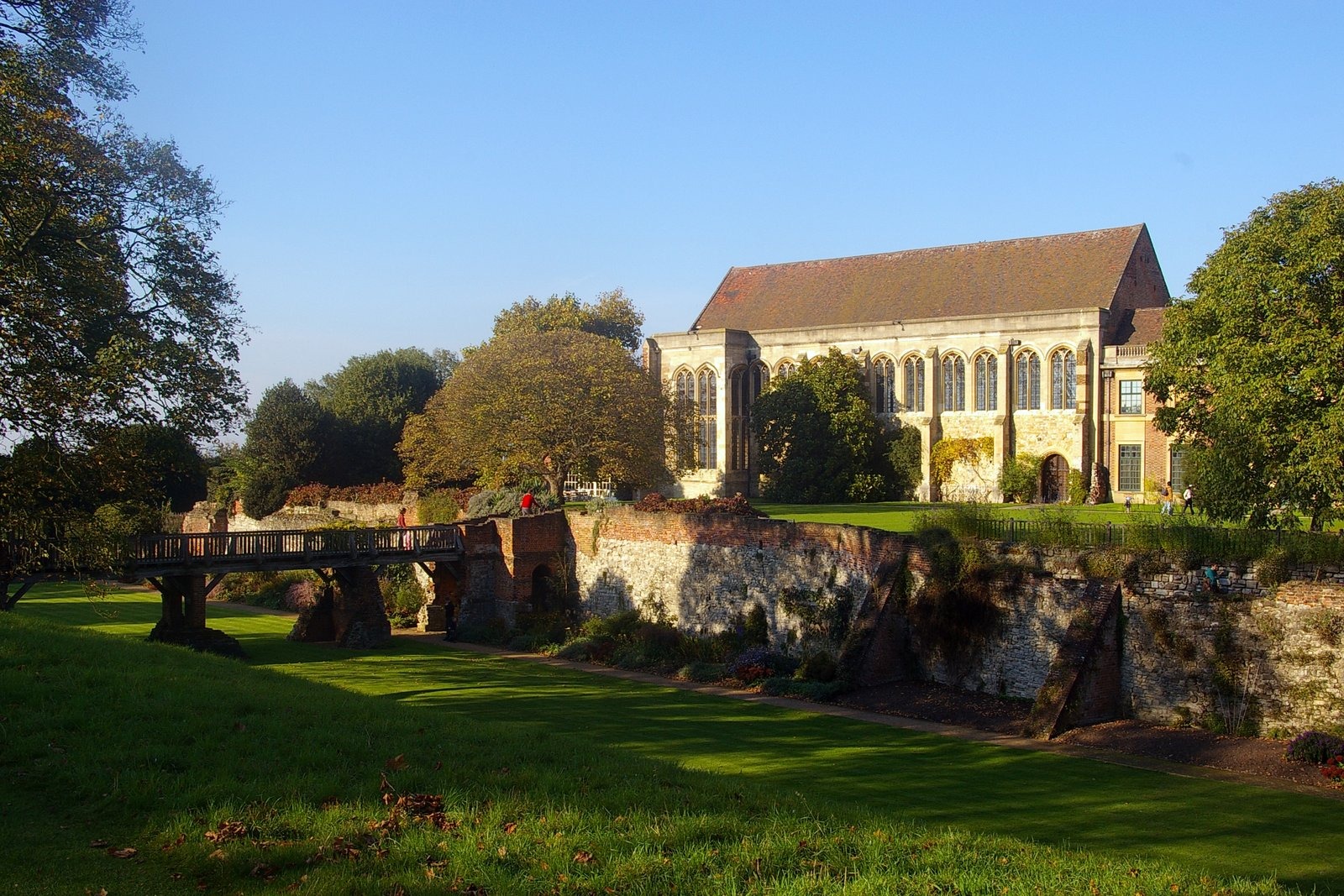 Eltham Palace — the Medieval Royal Palace and the Courtaulds' Art Deco House