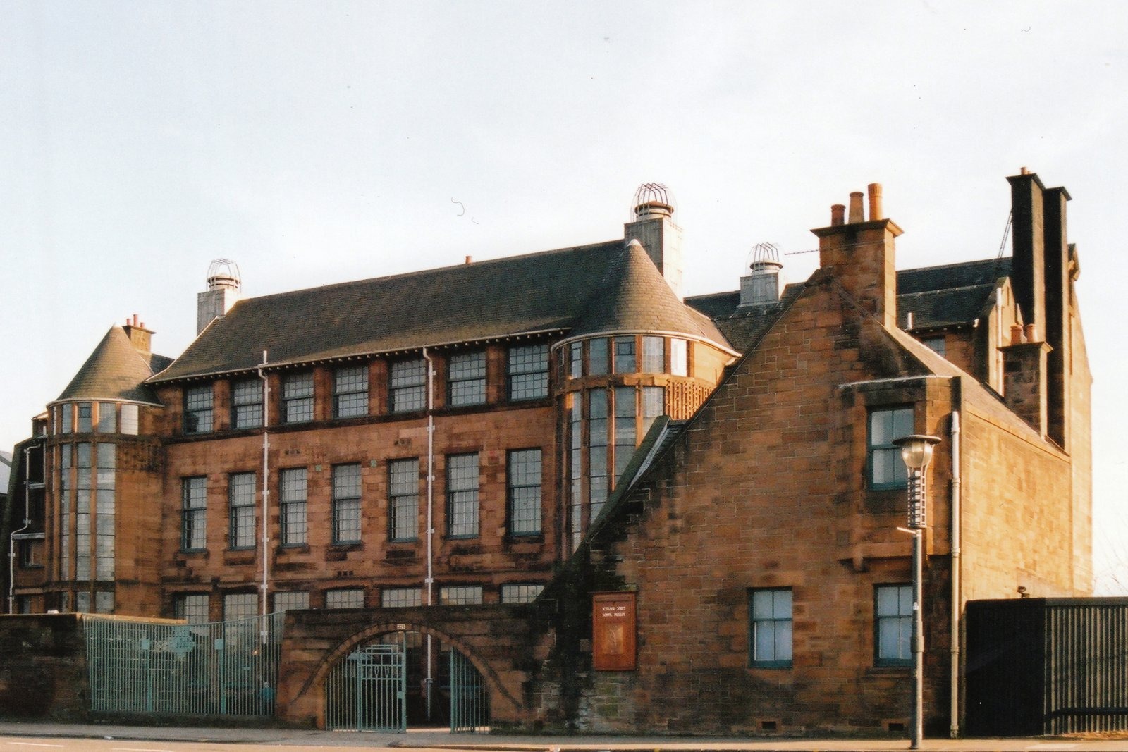 Mackintosh's Glasgow — the School of Art, the Willow and the Lighthouse