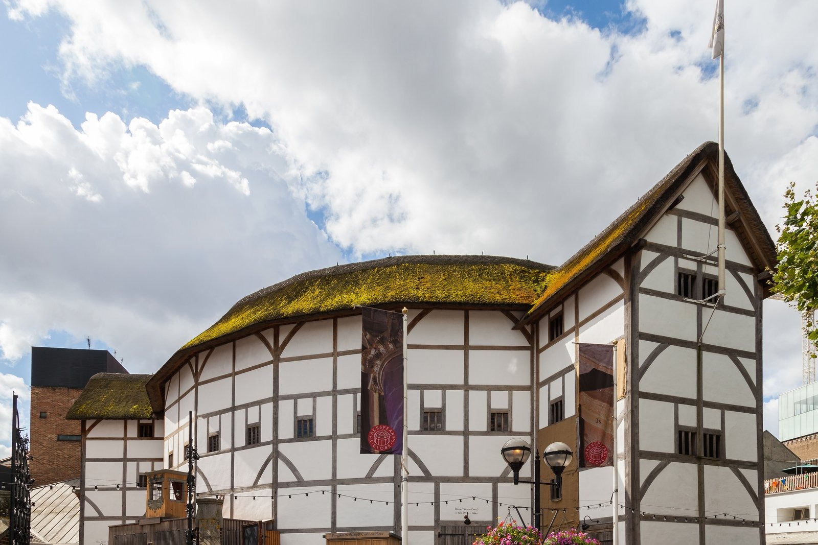 Shakespeare's Bankside — Playhouses, the Clink and Southwark Cathedral