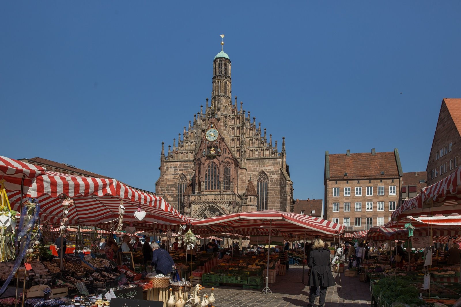 Nuremberg — the Christkindlesmarkt, Lebkuchen and the Imperial City