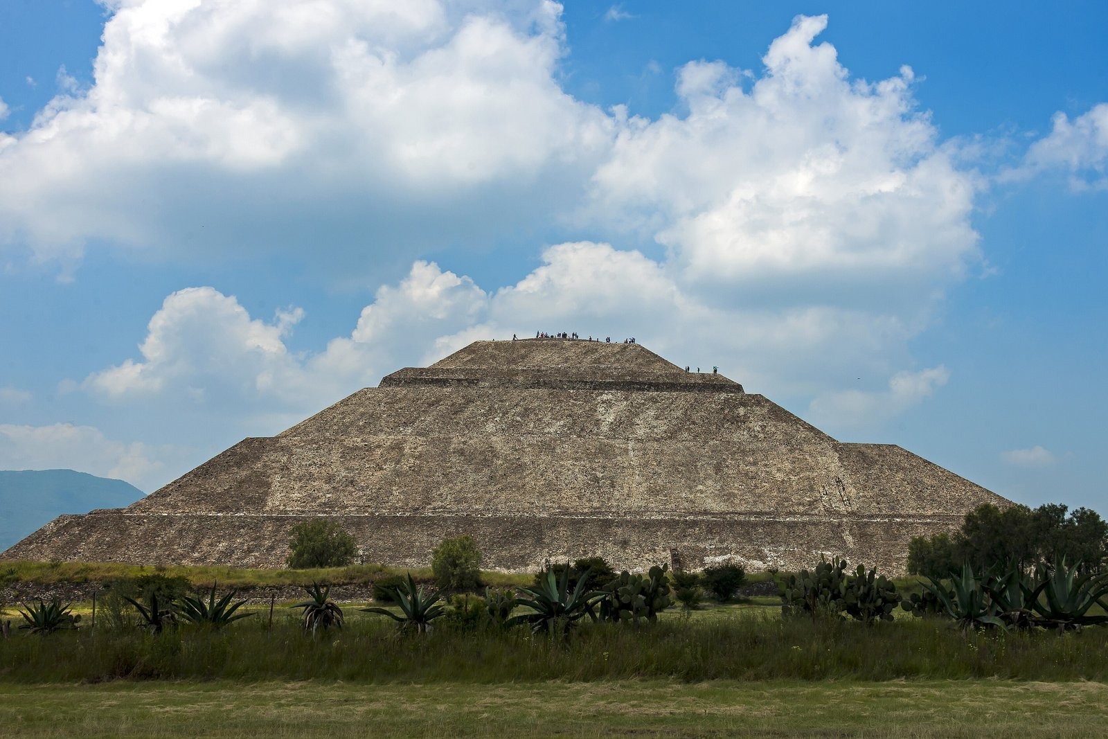 Teotihuacan — the Avenue of the Dead and the Pyramids